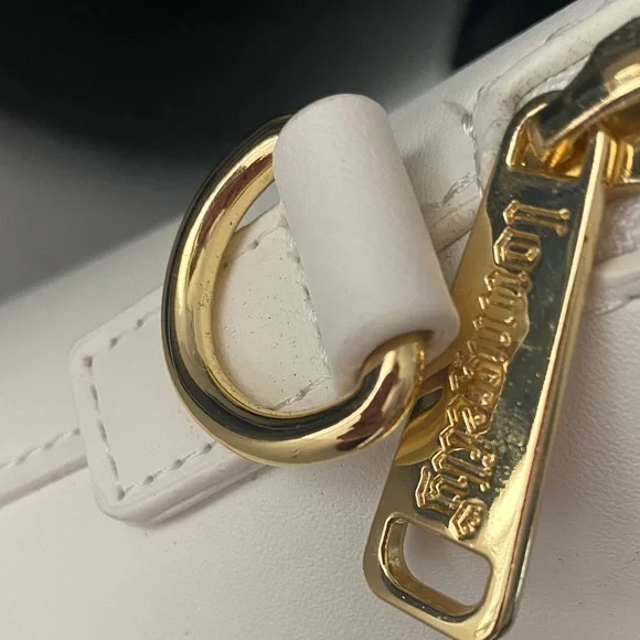 Stylish White Shoulder Bag with Red and Blue Design - Picture 6 of 13